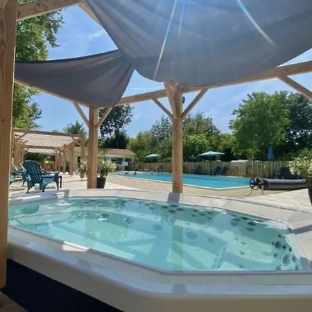 Camping Avec Clim, Animaux Ok - 6 Pers. - Api-1-52-2965