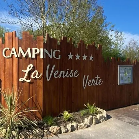 Avec Clim, Animaux Ok - 6 Pers. - Api-1-52-2965 Camping